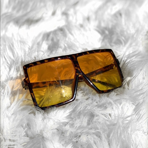 BO$$ BABE in Sunset - Picture 2 of 2